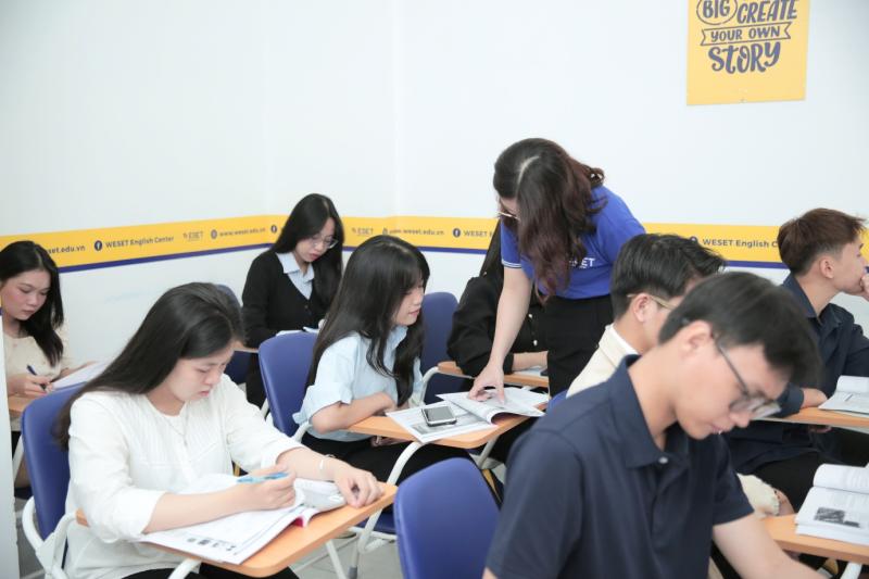 WESET bung nhiệt hết nấc cùng học sinh, sinh viên từ hơn 120 trường đối tác trên cả nước- Ảnh 1.