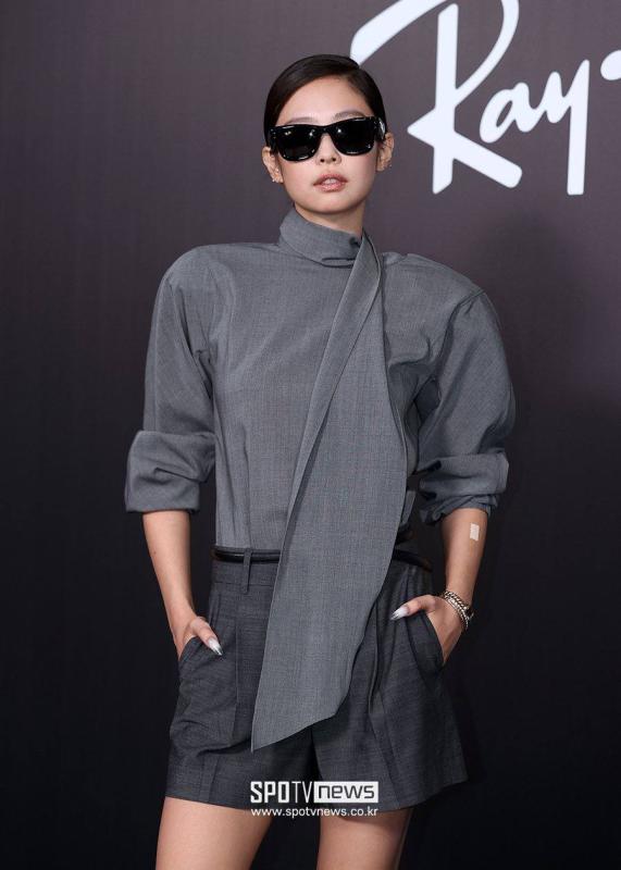 Vừa chia tay Gentle Monster, Jennie lộ diện ngầu đét tại event Ray-Ban- Ảnh 3.