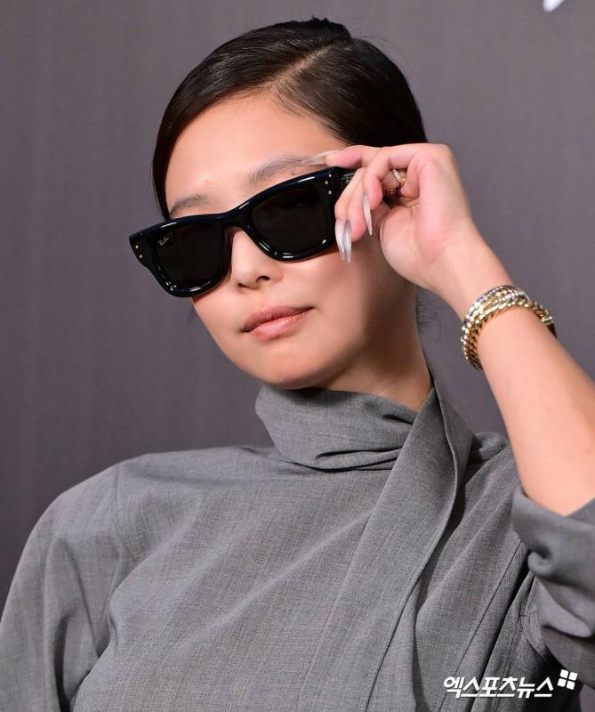 Vừa chia tay Gentle Monster, Jennie lộ diện ngầu đét tại event Ray-Ban- Ảnh 2.