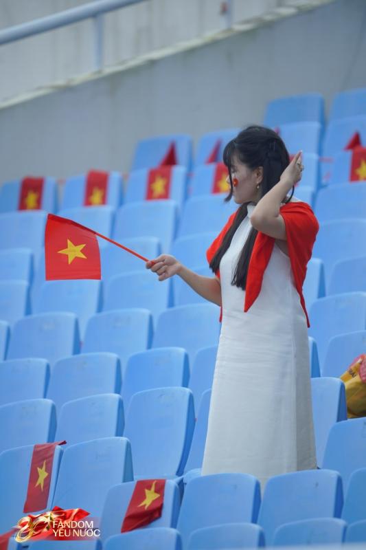 Concert quốc gia đặc biệt: SOOBIN hô "Việt Nam" đến lạc cả giọng, Mỹ Tâm kết hợp Quán quân Rap Việt quá cháy!- Ảnh 3.