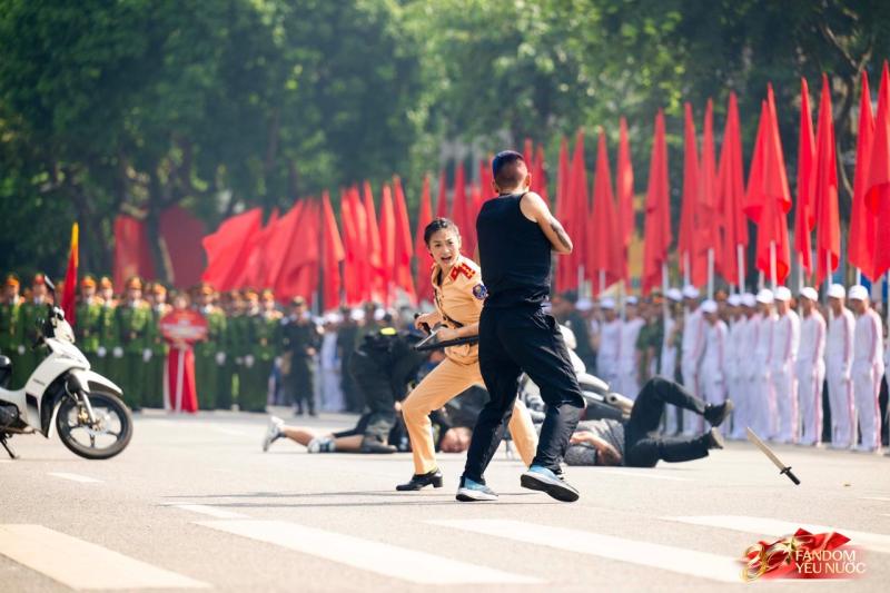 Đại uý Công an xinh đẹp, giỏi võ quật ngã "quái xế" ở Hồ Gươm: Tôi vẫn còn độc thân- Ảnh 4.