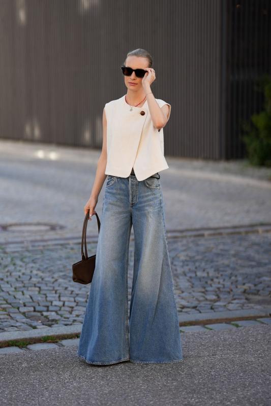 8 xu hướng denim "đốt cháy" Thu/Đông này: Đừng dại dột mặc skinny jeans nếu CHƯA BIẾT điều này!- Ảnh 3.