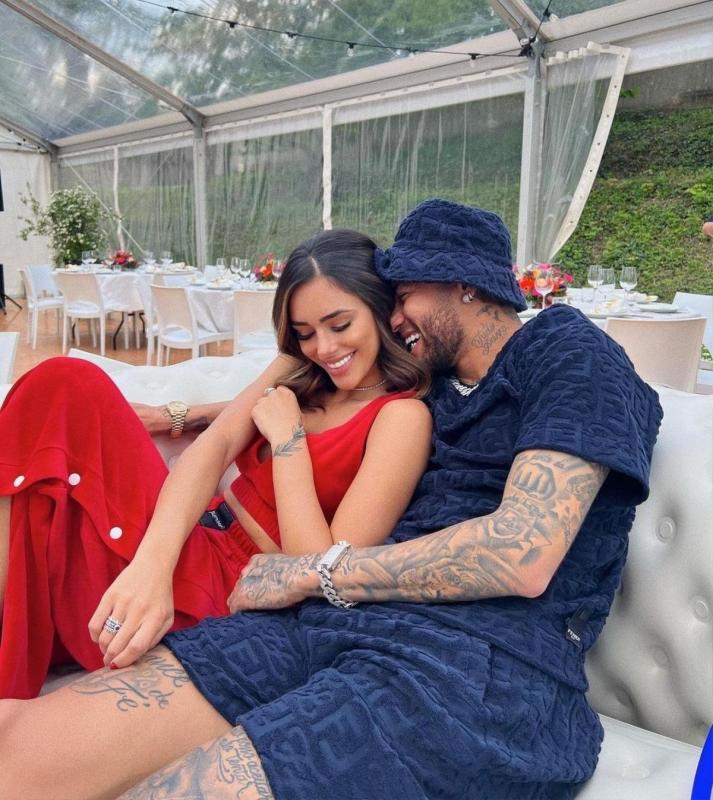 Ronaldo, Beckham và Neymar - Top 3 “thánh drama” tình ái của làng túc cầu- Ảnh 13.