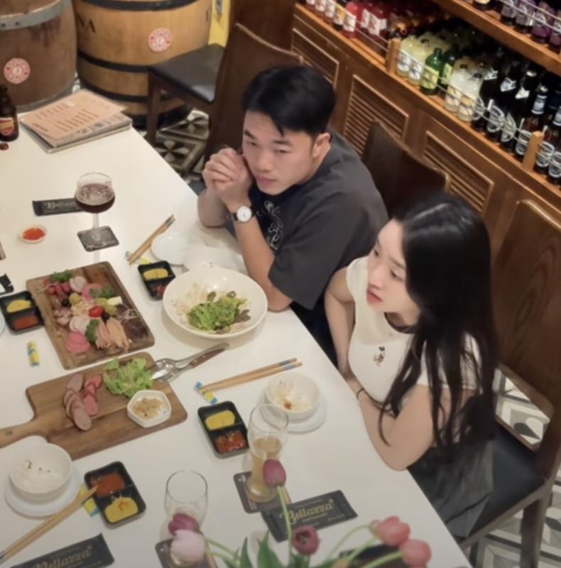 Vợ Giám đốc của Lương Xuân Trường dạo này chăm lộ diện, visual vợ hiền hay CEO sang chảnh cuốn hút hơn?- Ảnh 10.