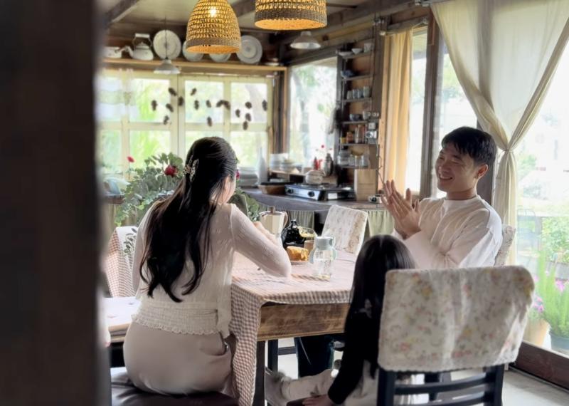 Lương Xuân Trường cưới tiểu thư Nhuệ Giang, cuộc sống hôn nhân hiện tại thế nào?- Ảnh 1.