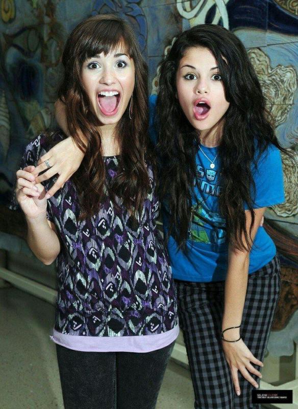 Câu trả lời cho tình bạn giữa Selena Gomez và Demi Lovato sau 11 năm cạch mặt- Ảnh 4.