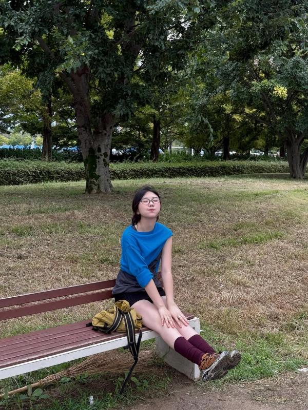 Salomon - Đôi sneakers “thô kệch” trở thành đồng phục của hội IT girl toàn cầu- Ảnh 38.