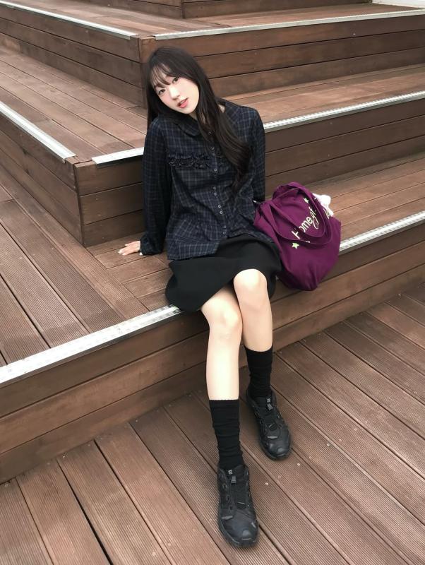 Salomon - Đôi sneakers “thô kệch” trở thành đồng phục của hội IT girl toàn cầu- Ảnh 16.