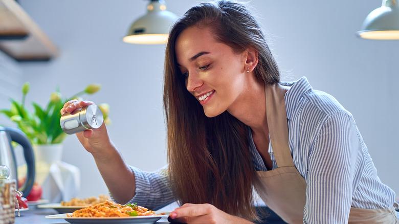 16 thói quen được bác sĩ da liễu khuyên chị em nên làm để trông trẻ lâu, lão hóa chậm hơn- Ảnh 3.
