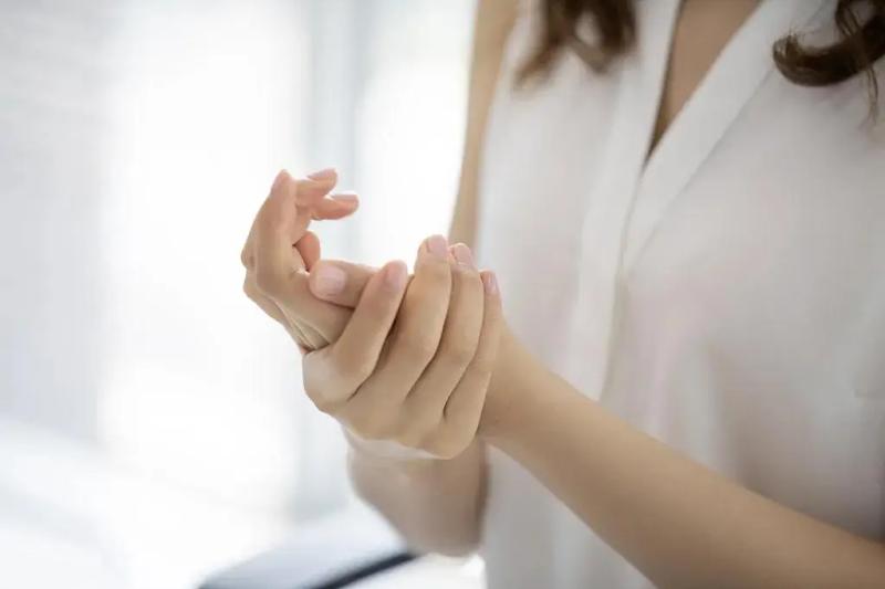 5 dấu hiệu xấu xí trên bàn tay cảnh báo thận của bạn đang kêu cứu!- Ảnh 1.