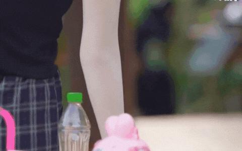 Tóc Tiên tiếp tục khóc nghẹn trên sóng truyền hình: Chuyện gì đã xảy ra?- Ảnh 1.