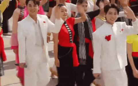 Ảnh nét căng và clip trọn vẹn Khối nghệ sĩ diễu hành 2/9: Quá đẹp, quá rạng rỡ, quá tự hào!- Ảnh 5.