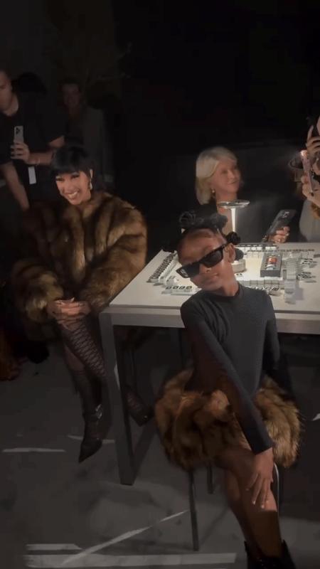 Con gái Cardi B thành hiện tượng tại fashion week: 7 tuổi nhưng 
