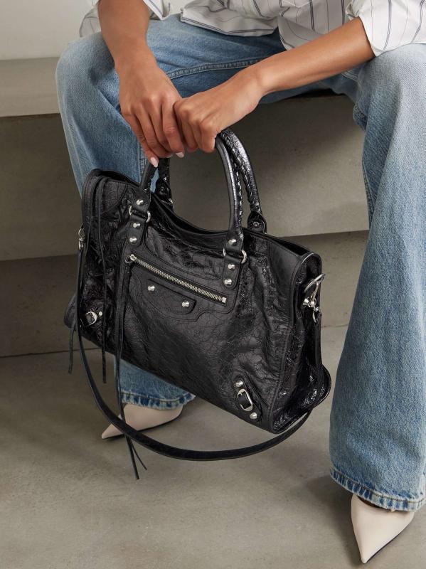 10 thương hiệu túi có doanh thu cao nhất 2025: Quá sốc với số của Balenciaga- Ảnh 8.