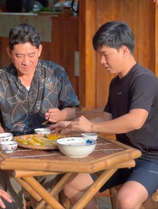 Huỳnh Anh Tuấn sau đột quỵ tim, não- Ảnh 2.
