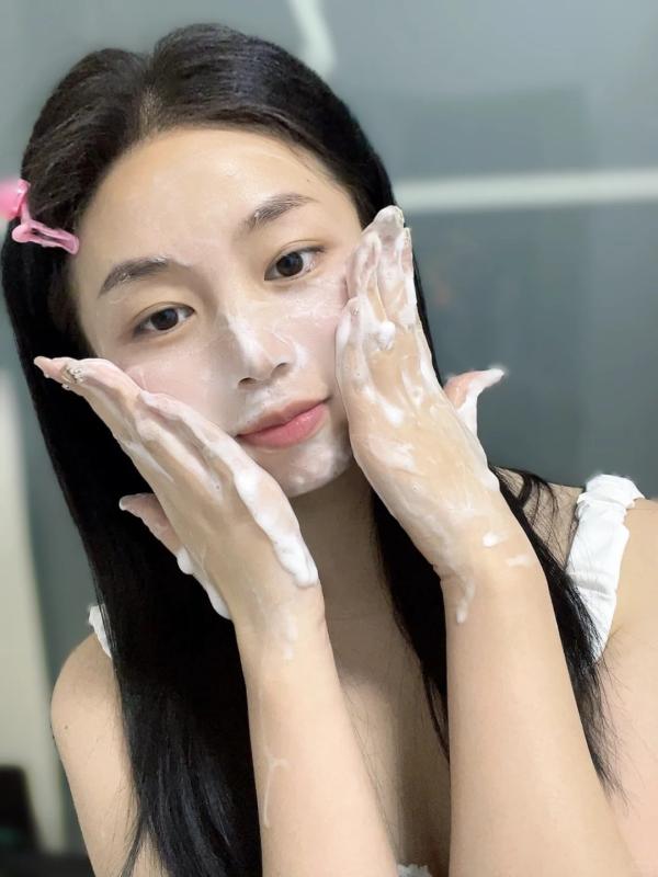 Vì sao không nên rửa mặt buổi sáng?- Ảnh 2.