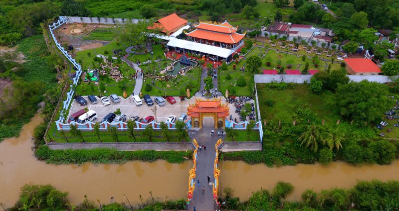 Tình trạng của NS Hoài Linh tại đền thờ 100 tỷ trong ngày giỗ Tổ sân khấu- Ảnh 4.