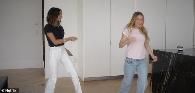 Victoria Beckham bị con gái Harper “chê” tơi tả!- Ảnh 2.
