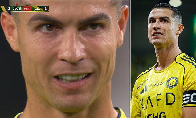 Khán giả nín thở với khoảnh khắc Ronaldo lẩm nhẩm trước cú phạt quan trọng- Ảnh 2.