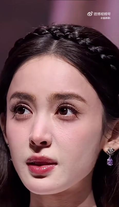 Ai đứng cùng mỹ nhân này cũng thành tàng hình hết: Đẹp nhất trần đời hiếm người bì nổi, 360 độ góc nào cũng phong thần- Ảnh 1.