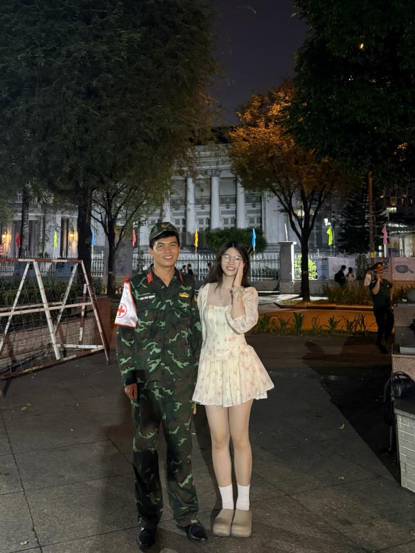 “Phấn đấu mỗi nhà có 1 bác sĩ”: Chàng trai lần đầu ra mắt, chưa kịp rót nước đã xin... xem đơn thuốc!- Ảnh 5.