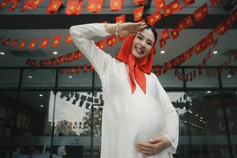 4 hot mom rủ nhau 