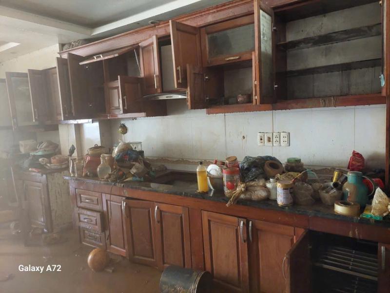 Nhà 1 Hoa hậu Việt tan hoang sau lũ quét, xem cận khung cảnh mới kinh hoàng- Ảnh 5. Nhà 1 Hoa hậu Việt tan hoang sau lũ quét, xem cận khung cảnh mới kinh hoàng- Ảnh 5.