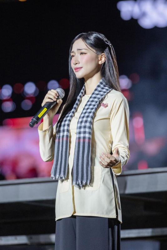 Chi hơn 2 tỷ làm MV Nỗi Đau Giữa Hòa Bình và cái kết của Hòa Minzy- Ảnh 5.