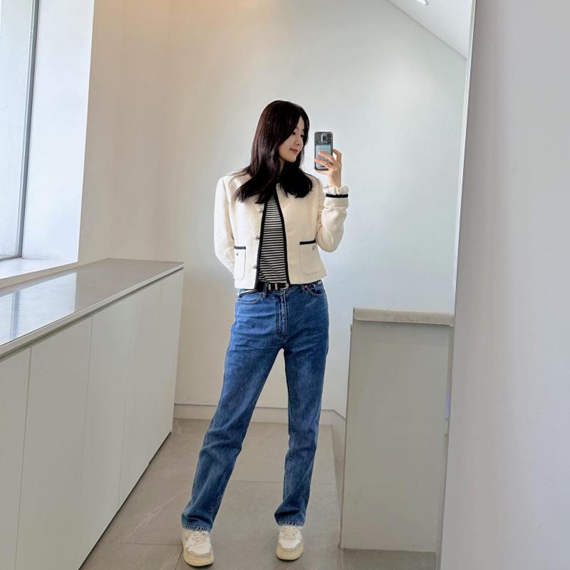 Tìm ra mẫu quần jeans hoàn hảo nhất cho phụ nữ trên 40 tuổi: Mặc lên gọn dáng, chuẩn thanh lịch- Ảnh 8.