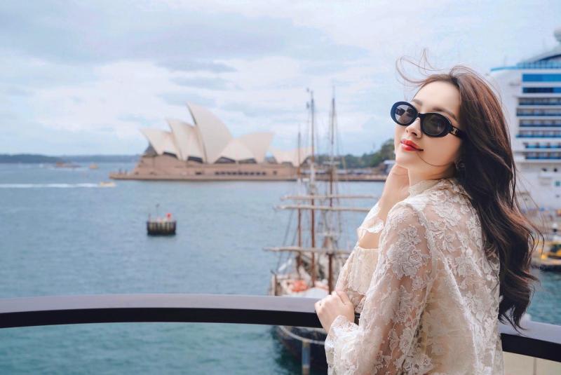 Phong cách thời trang mỗi người một vẻ của 4 nàng dâu hào môn nổi tiếng nhất- Ảnh 11.