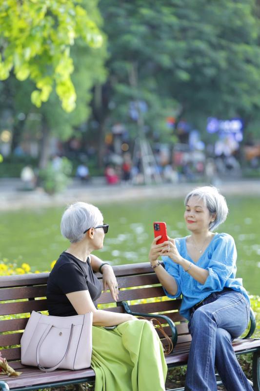 Tìm ra hội chơi tóc bạc khét nhất thủ đô, đỉnh nhất là một "chị đẹp" U60 đã đẹp còn sang- Ảnh 8.