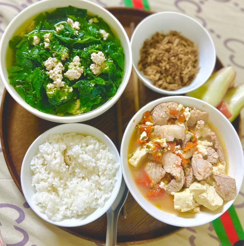 Cả nhà chồng thay phiên nhau nấu cơm cữ ngon cỡ nhà hàng cho bà đẻ: Mom này thắng đời 100-0 rồi!- Ảnh 14.
