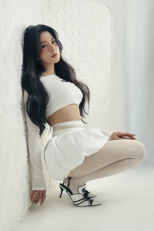 Đọ body Diệp Lâm Anh và Á hậu Vũ Thúy Quỳnh: Ai hot hơn ai?- Ảnh 11.