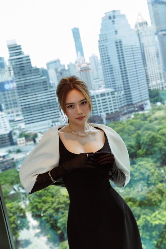 Nhan sắc nóng bỏng của ngọc nữ "hot" nhất nhì Vbiz, xây biệt thự 2 mặt tiền ở TP.HCM, U40 chưa chồng- Ảnh 6.