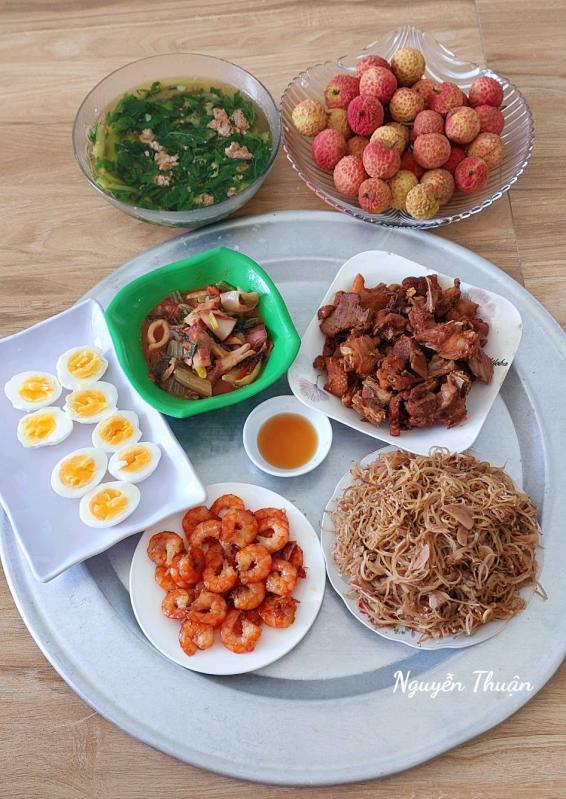"Em gái nhà người ta" trổ tài nấu cơm cữ cho chị, hội bỉm sữa nhìn chỉ biết ước: "Đẻ thêm mấy đứa cũng được"- Ảnh 19.