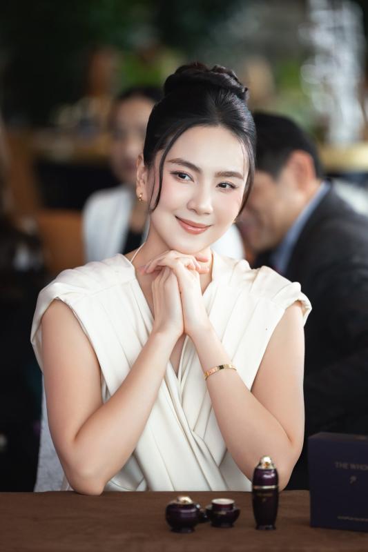 4 hot mom rủ nhau 
