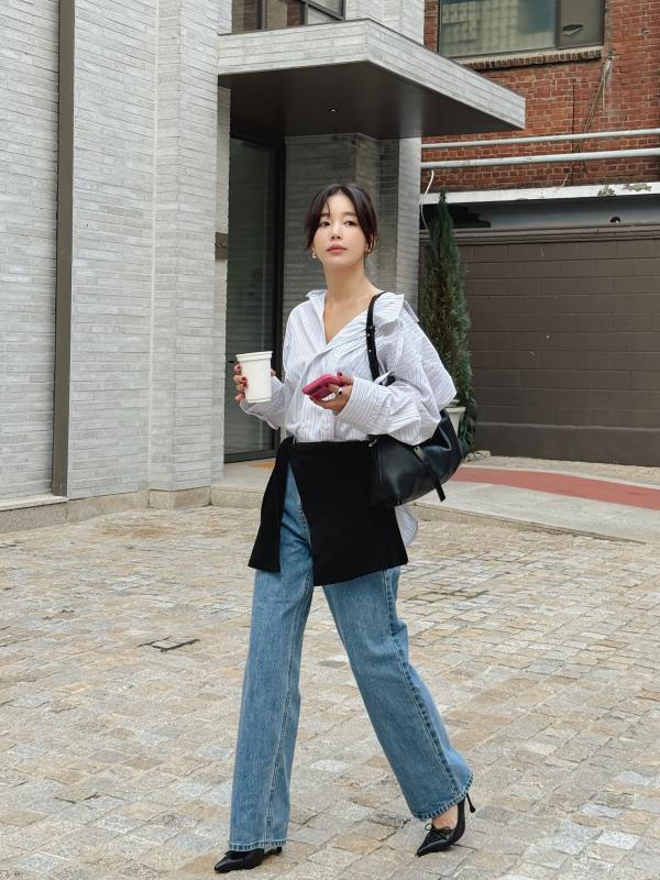 Tìm ra mẫu quần jeans hoàn hảo nhất cho phụ nữ trên 40 tuổi: Mặc lên gọn dáng, chuẩn thanh lịch- Ảnh 4.