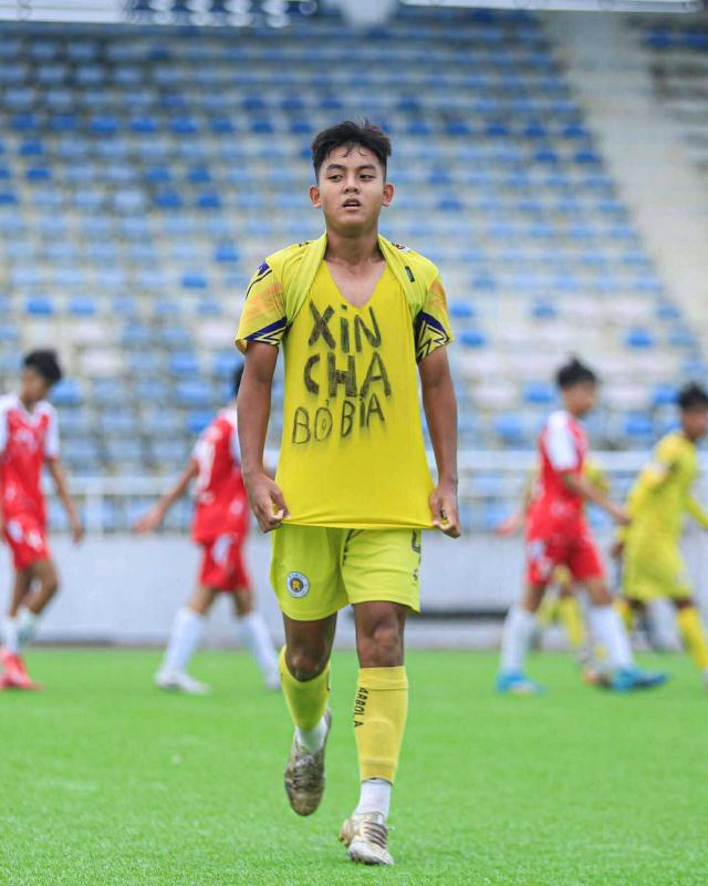 Cầu thủ U14 với khoảnh khắc ăn mừng bàn thắng nghẹn lòng: 