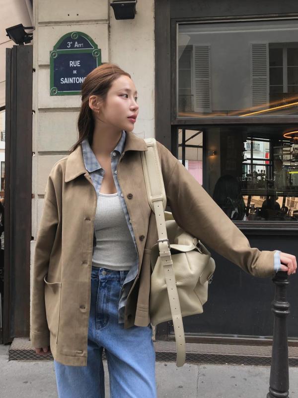 Chớ dại sắm áo khoác màu mè, xu hướng năm nay là 5 kiểu áo màu trung tính rất sang và dễ phối đồ- Ảnh 8.