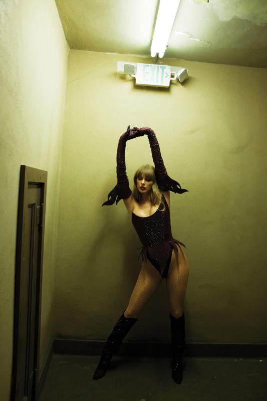 Album mới của Taylor Swift: Vừa khao khát tình yêu, vừa đốt cháy kẻ thù- Ảnh 6.