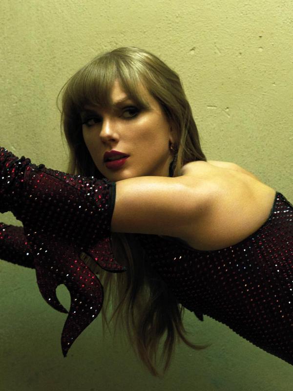 Taylor Swift lấy chồng nhưng không bỏ cuộc chơi: Nhạc "hỗn" chưa từng thấy, hở bạo đốt mắt- Ảnh 7. Taylor Swift lấy chồng nhưng không bỏ cuộc chơi: Nhạc "hỗn" chưa từng thấy, hở bạo đốt mắt- Ảnh 7.