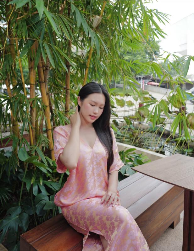 Doãn Hải My - vợ Văn Hậu xinh quá, nhìn sang 