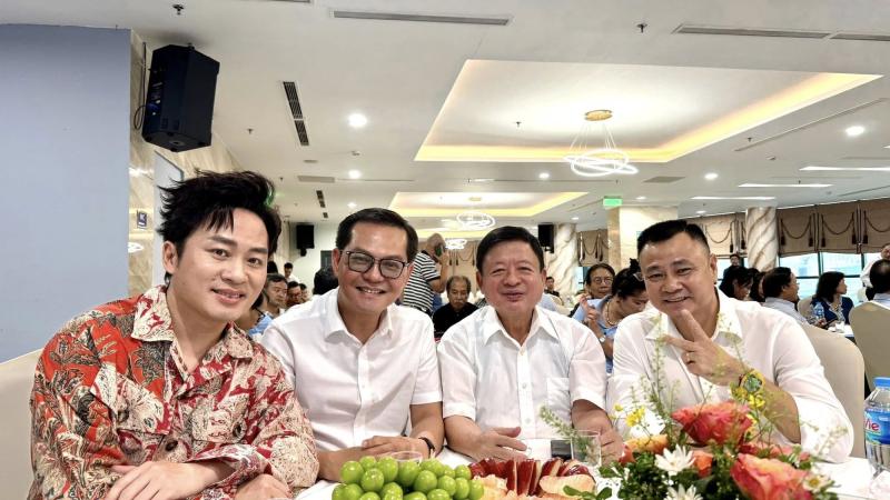 Tùng Dương kể chuyện Tự Long "bàng hoàng" khi nhận giấy mời từ Công an thành phố Hà Nội- Ảnh 1.