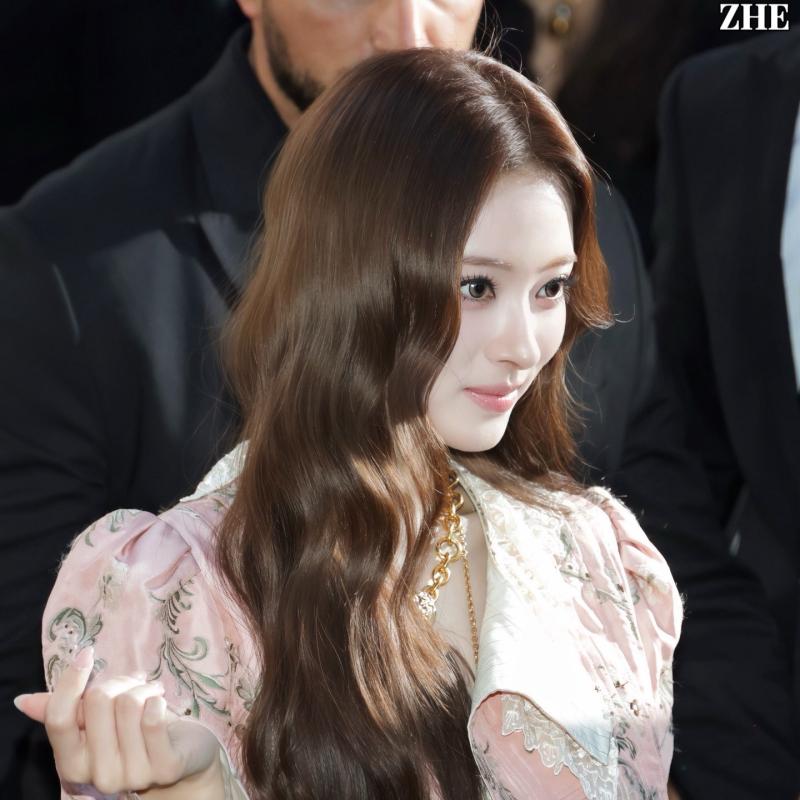 Mỹ nhân đẹp nhất Kpop thế hệ mới giả vờ nổi tiếng, "ê chề" ở trời Tây?- Ảnh 3.