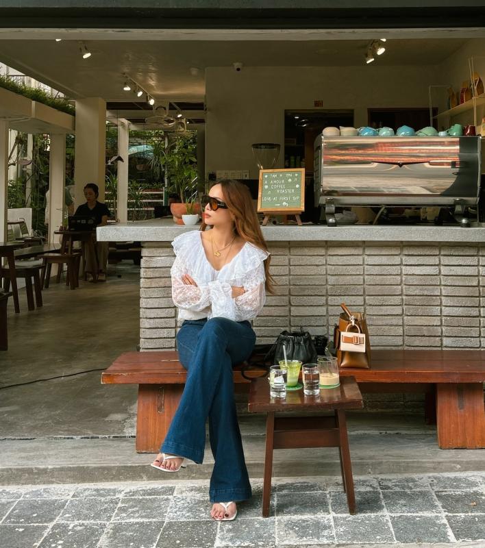 Sao phải mặc mãi đồ tối màu cho thêm 