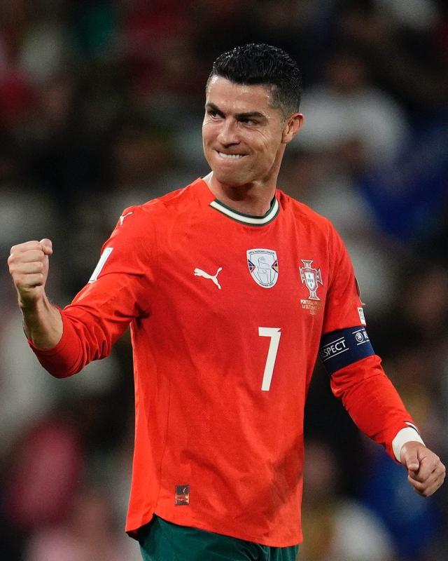 Ronaldo lập kỷ lục ở tuổi 40- Ảnh 1. Ronaldo lập kỷ lục ở tuổi 40- Ảnh 1.