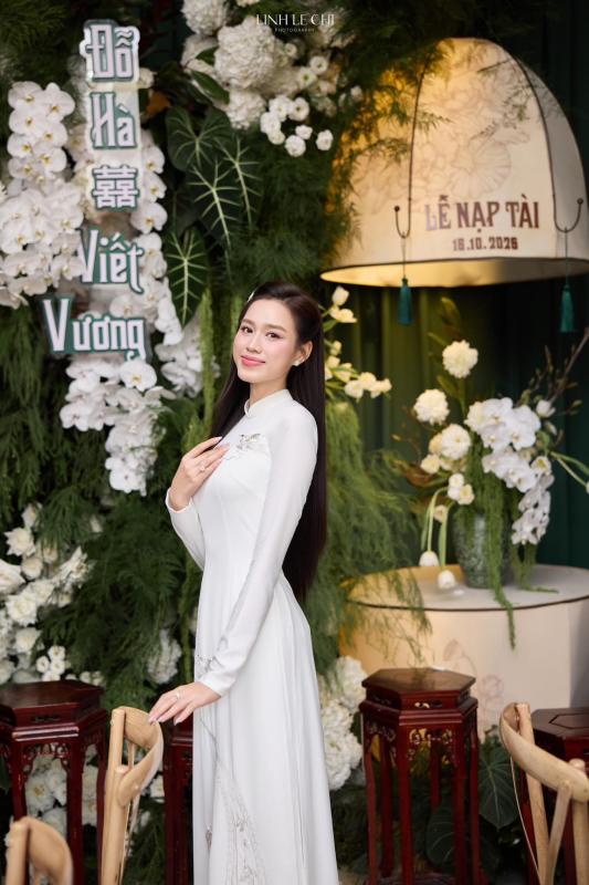 Ý nghĩa sâu xa ẩn sau chiếc áo dài cưới của Hoa hậu Đỗ Hà- Ảnh 2.