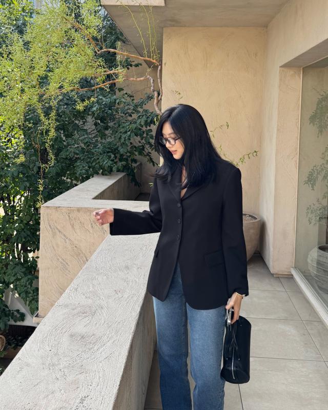 4 mẫu áo blazer đi đâu cũng gặp trong mùa đông này- Ảnh 9.