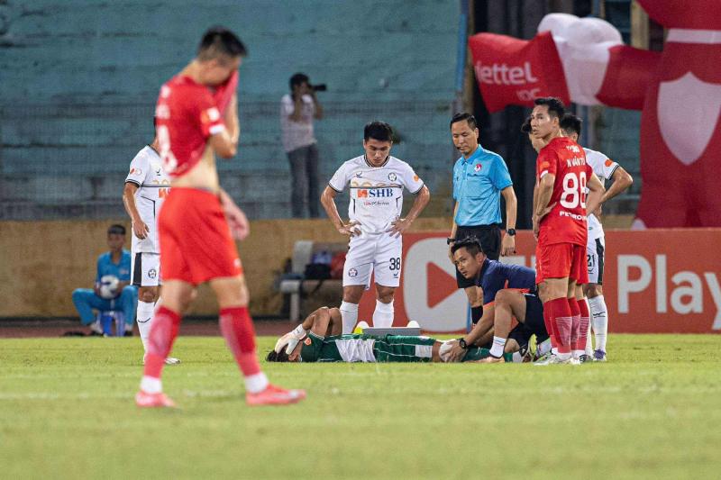 Bùi Tiến Dũng chấn thương nặng- Ảnh 2.