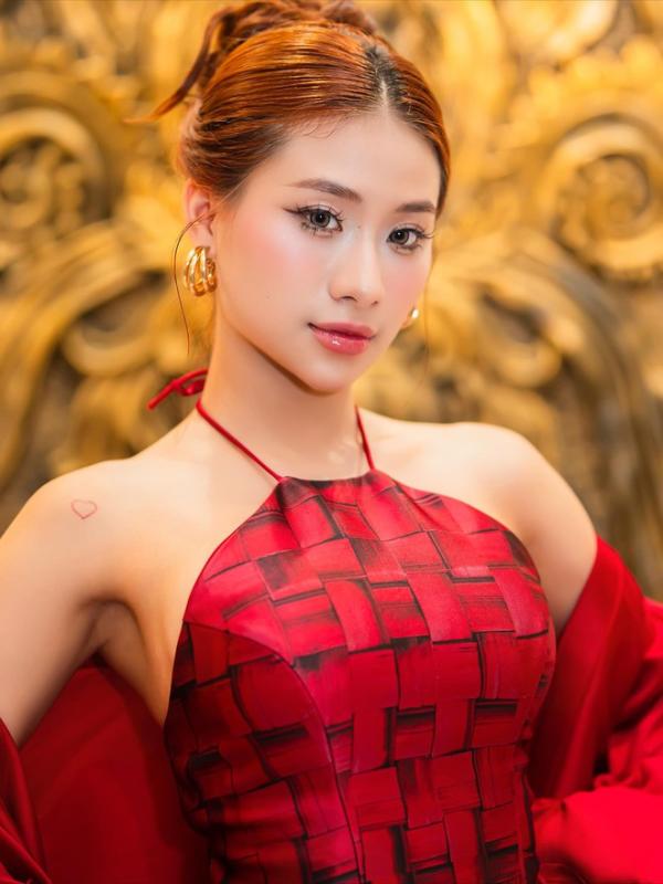 Louis Phạm tung ảnh nét căng đọ sắc cùng Thiều Bảo Trâm, visual ai 